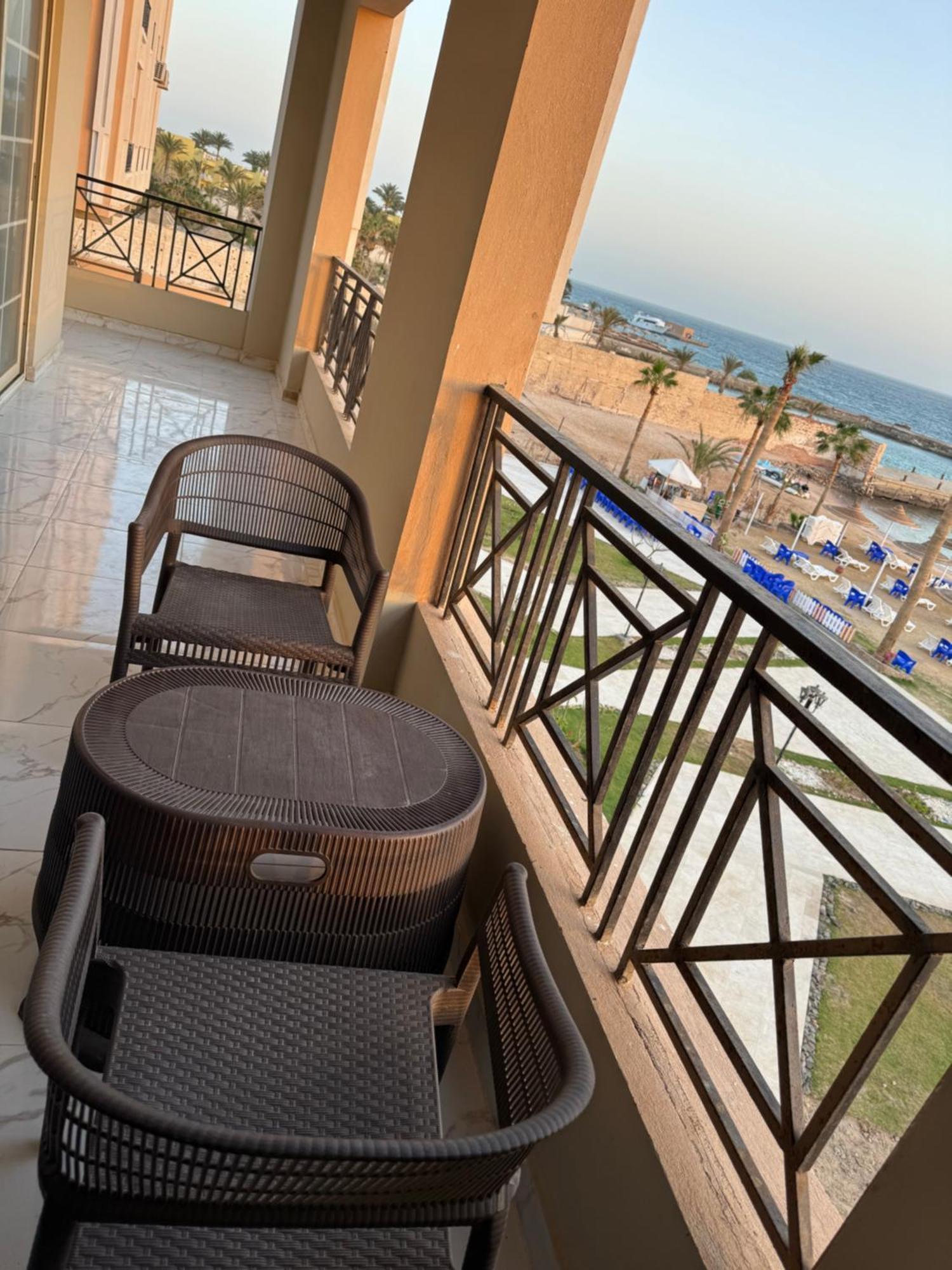 Beachfront Sea & Pool View - Juliana Resort *