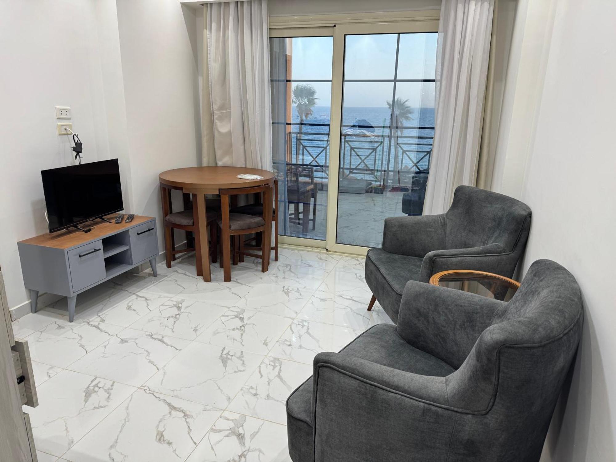 Beachfront Sea & Pool View - Juliana Resort Hurghada