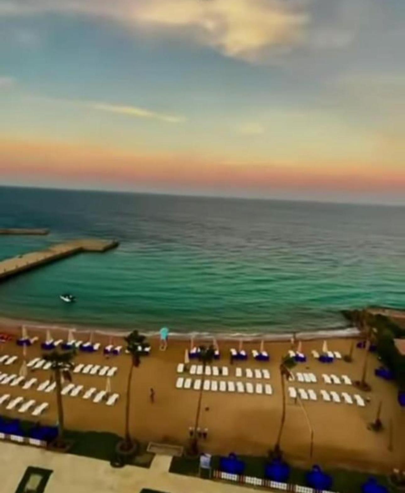 Resort Beachfront Sea & Pool View - Juliana *